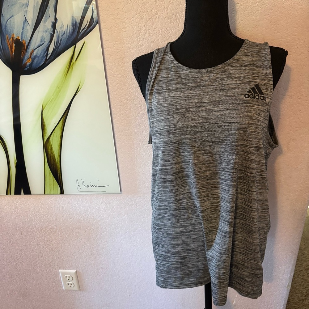 Adidas tank top shirt size medium